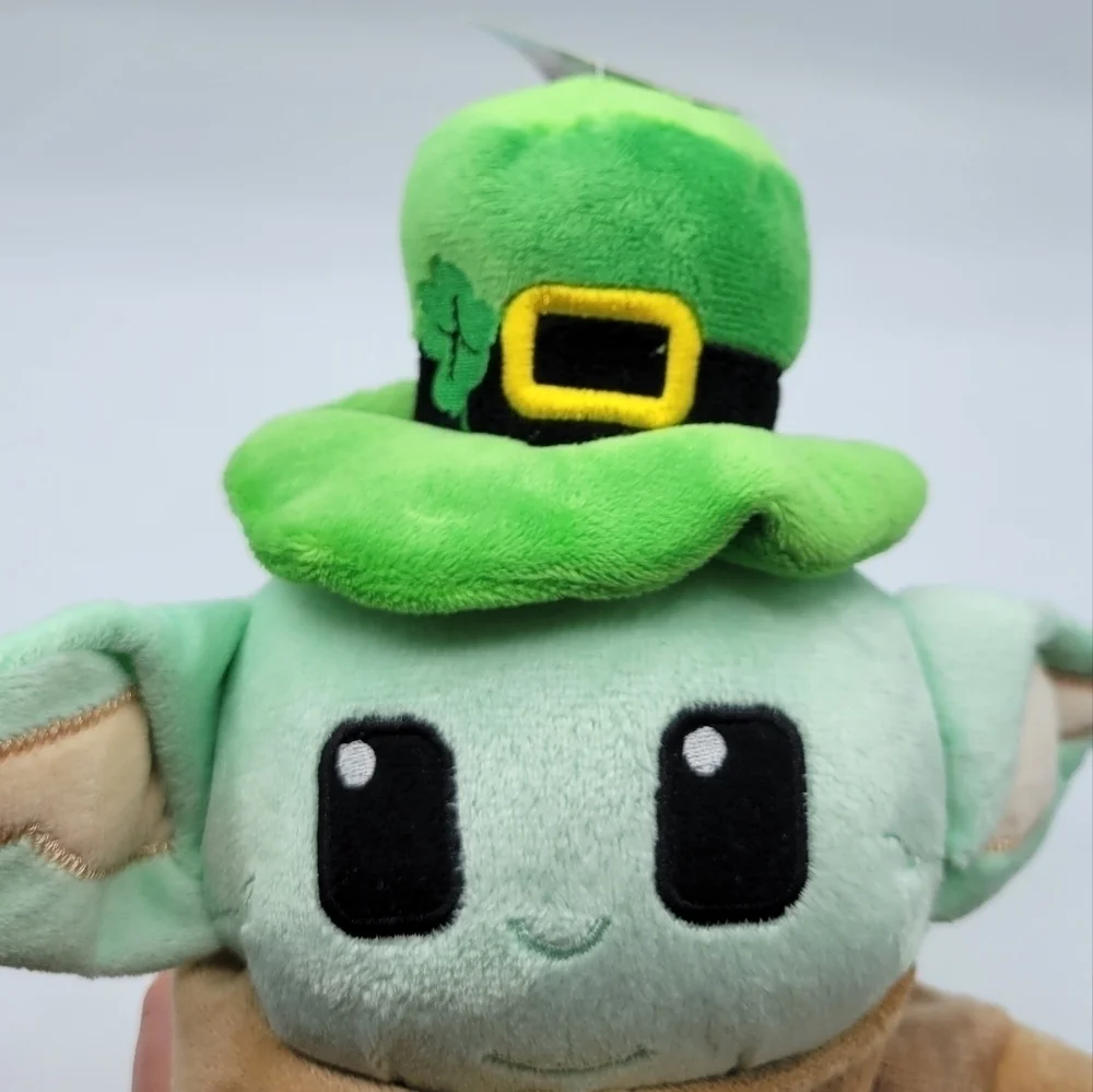 Star Wars St Pattys Grogu leprechaun Squeaker Pet Toy